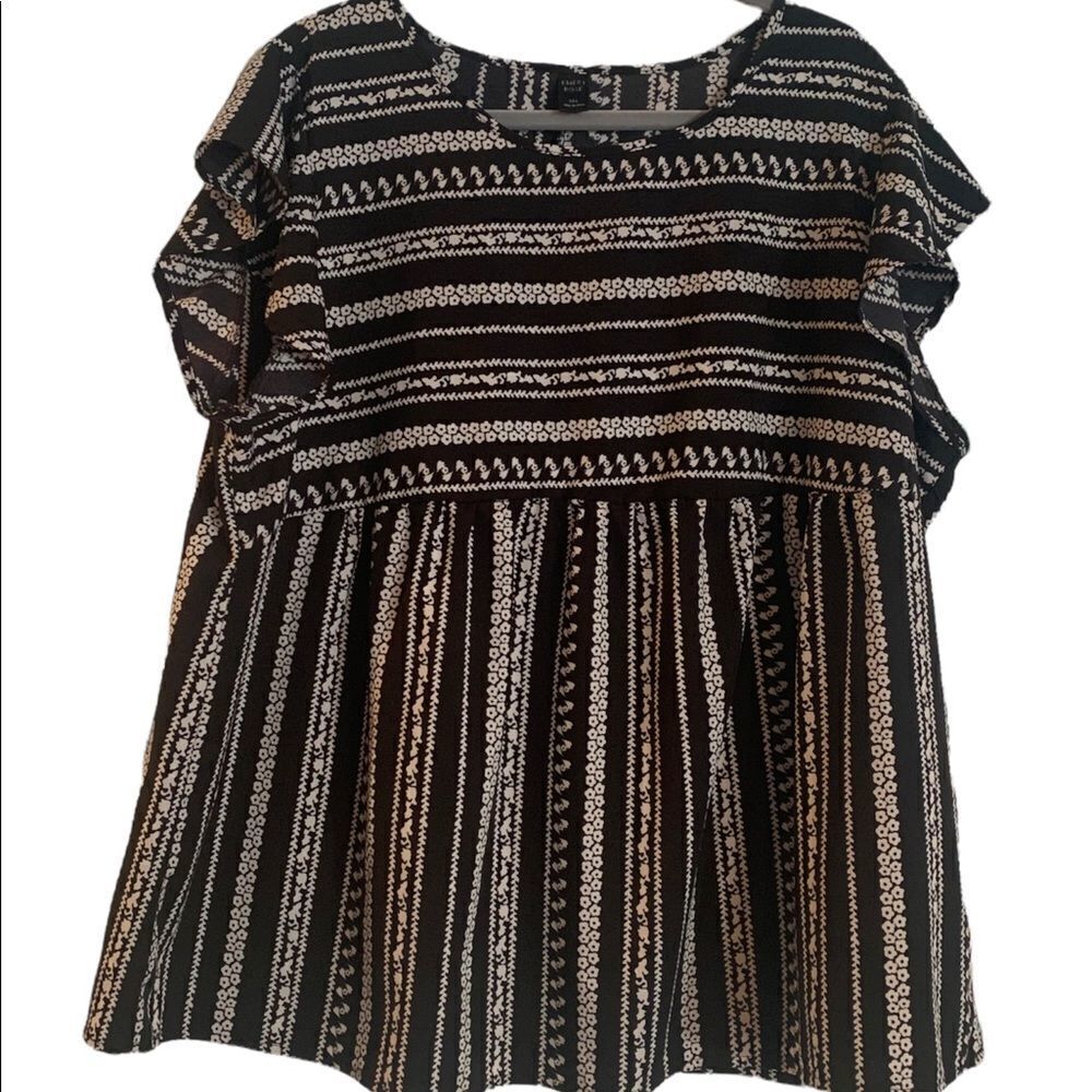Emery Rose Short Sleeve Black and White Top Size 3XL